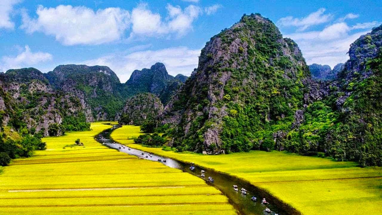 Ninh Bình là tỉnh miền Bắc nổi bật bạn nên ghé thăm