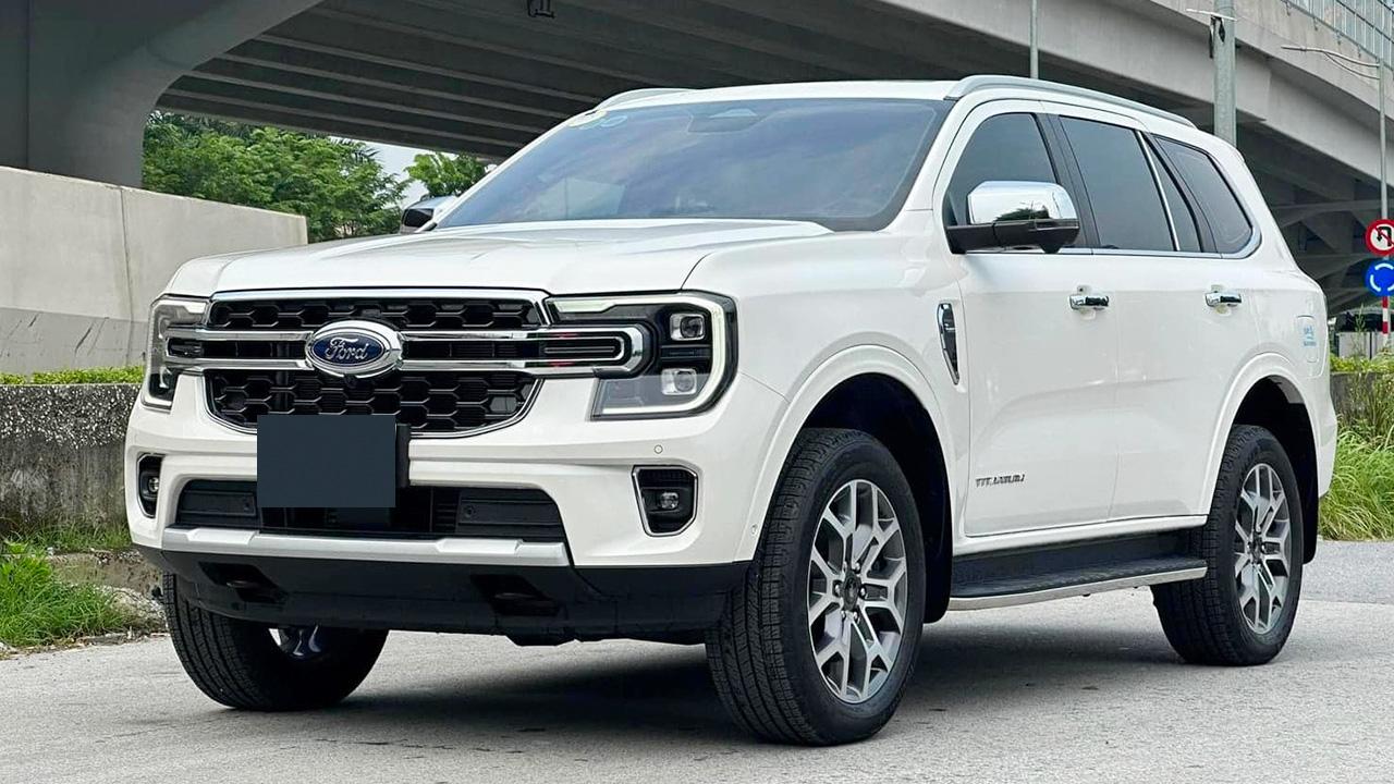 Thuê xe Ford Everest