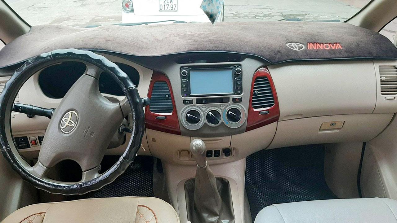 Nội thất Toyota Innova bản 2006