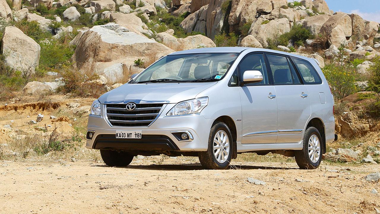 Ngoại thất Toyota Innova bản 2015