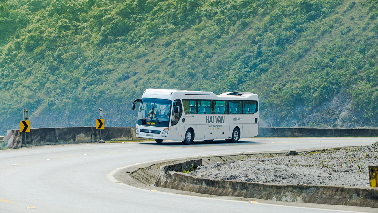 Di chuyển tới Mộc Châu bằng xe khách