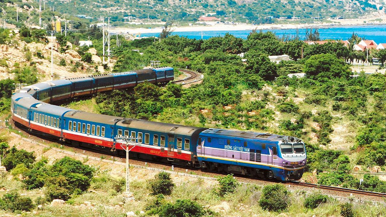 Trains from Hanoi to Ninh Binh