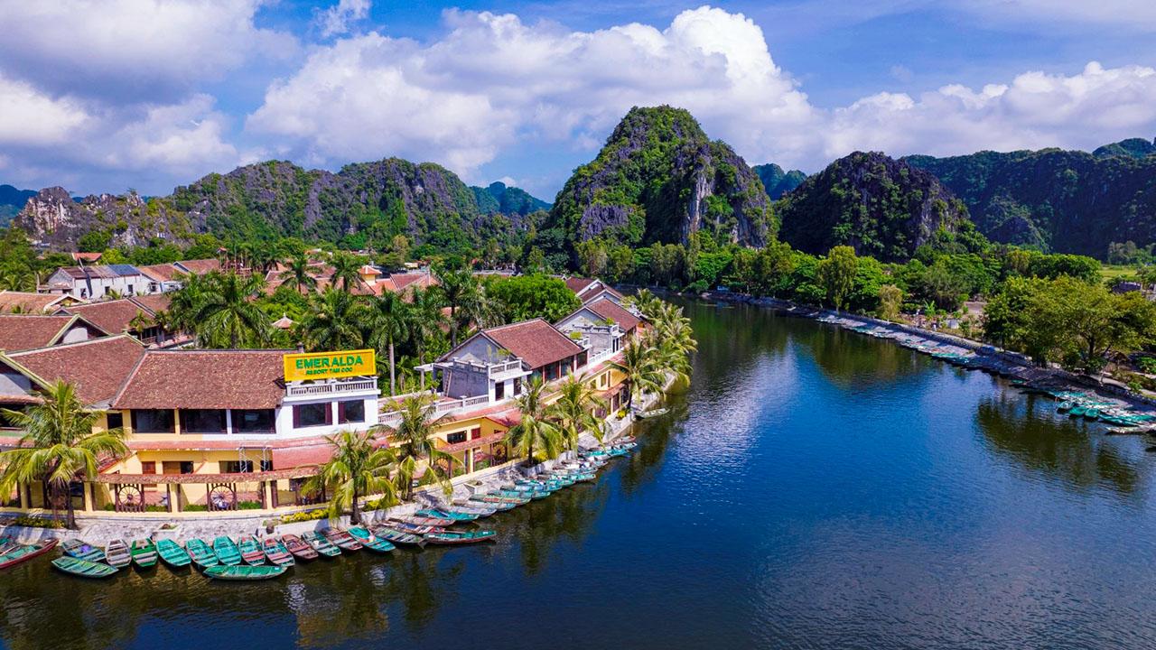 Luxury Resorts with Scenic Views