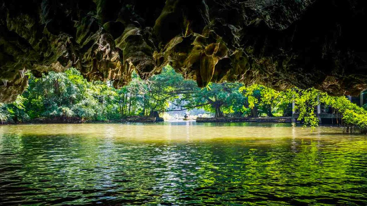 The Stunning Cave Tours
