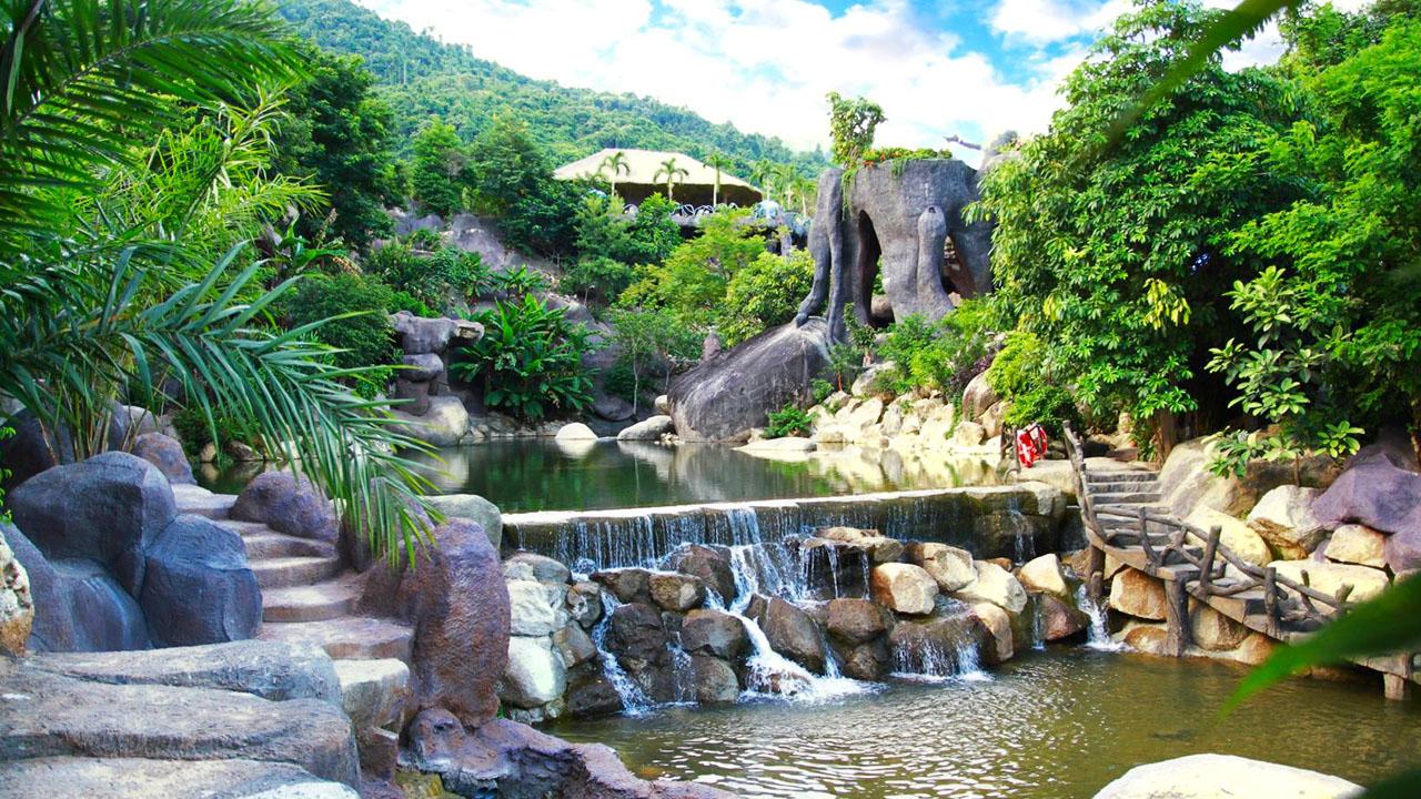 Suối khoáng Thần Tài