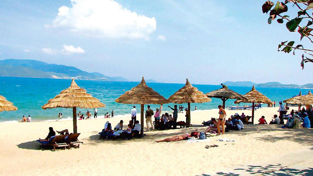 Bãi biển tuyệt vời tại Hạ Long - Bãi Cháy