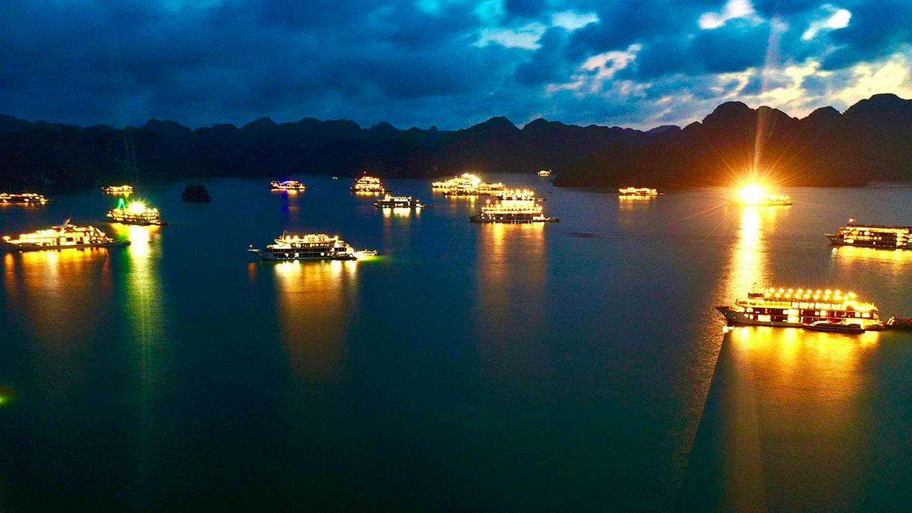 Vịnh Hạ Long - địa điểm tham quan tuyệt vời