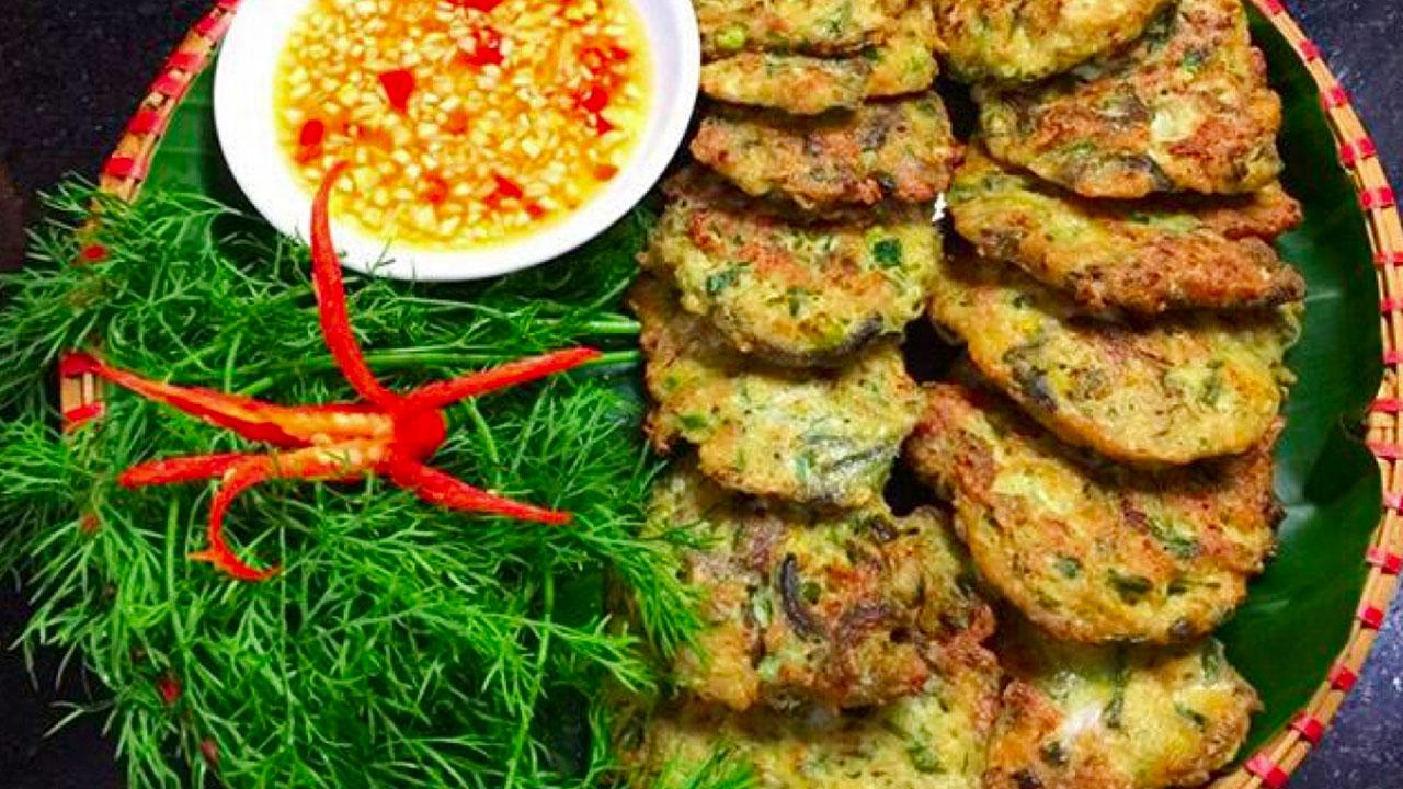Chả rươi - món ngon không nên bỏ qua khi đến Hạ Long