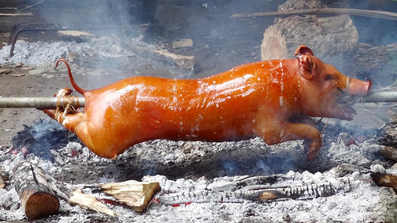 Thịt lợn cắp nách Sapa