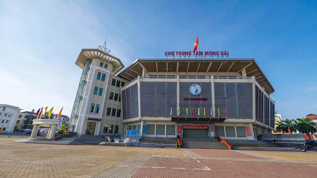 Chợ trung tâm Móng Cái – Thiên đường mua sắm giá rẻ