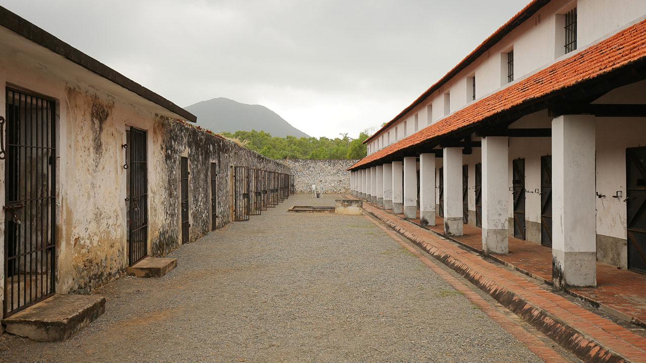 Nhà tù Côn Đảo