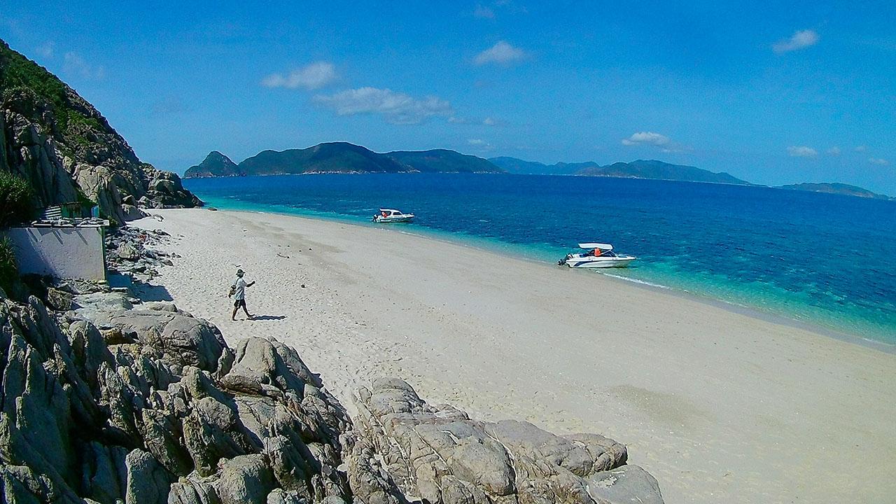 Hòn Bảy Cạnh