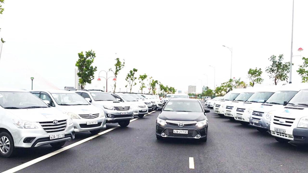 Có thể thuê xe máy hoặc ô tô ở Phú Yên