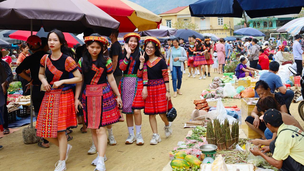Cultural Experiences and Local Festivals