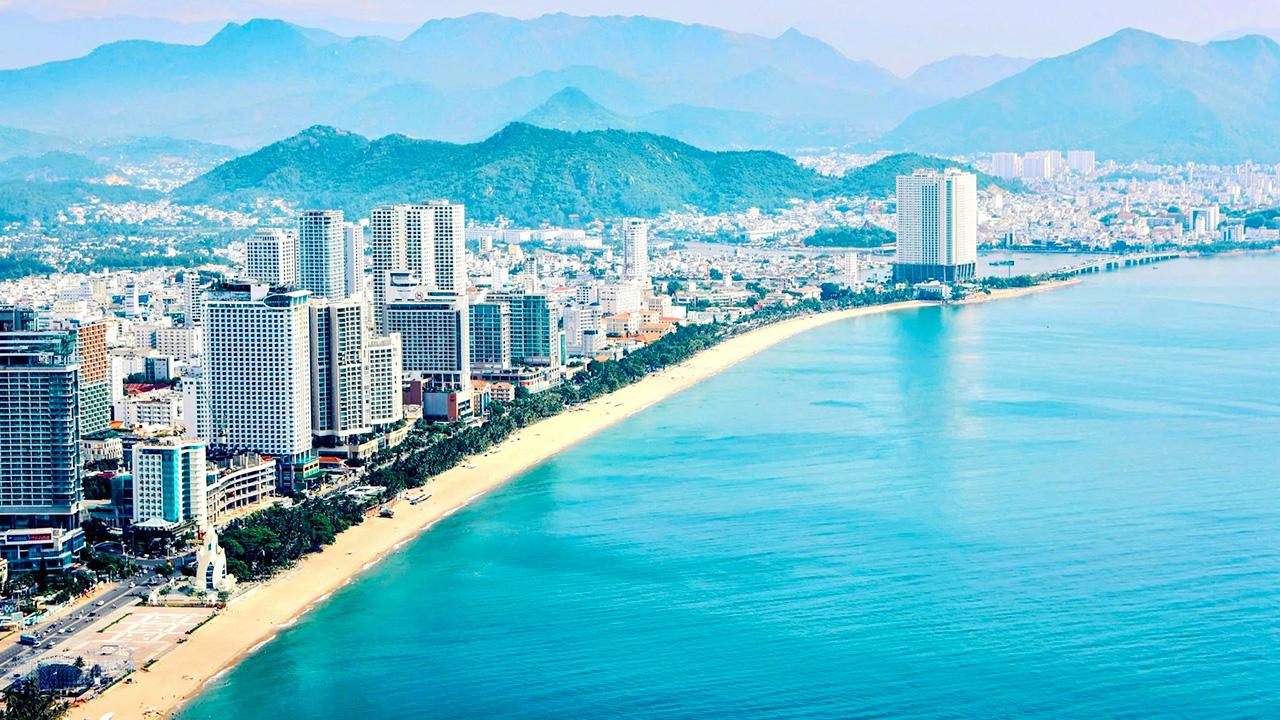 Lượng khách đến Nha Trang năm 2025 tăng vượt bậc.