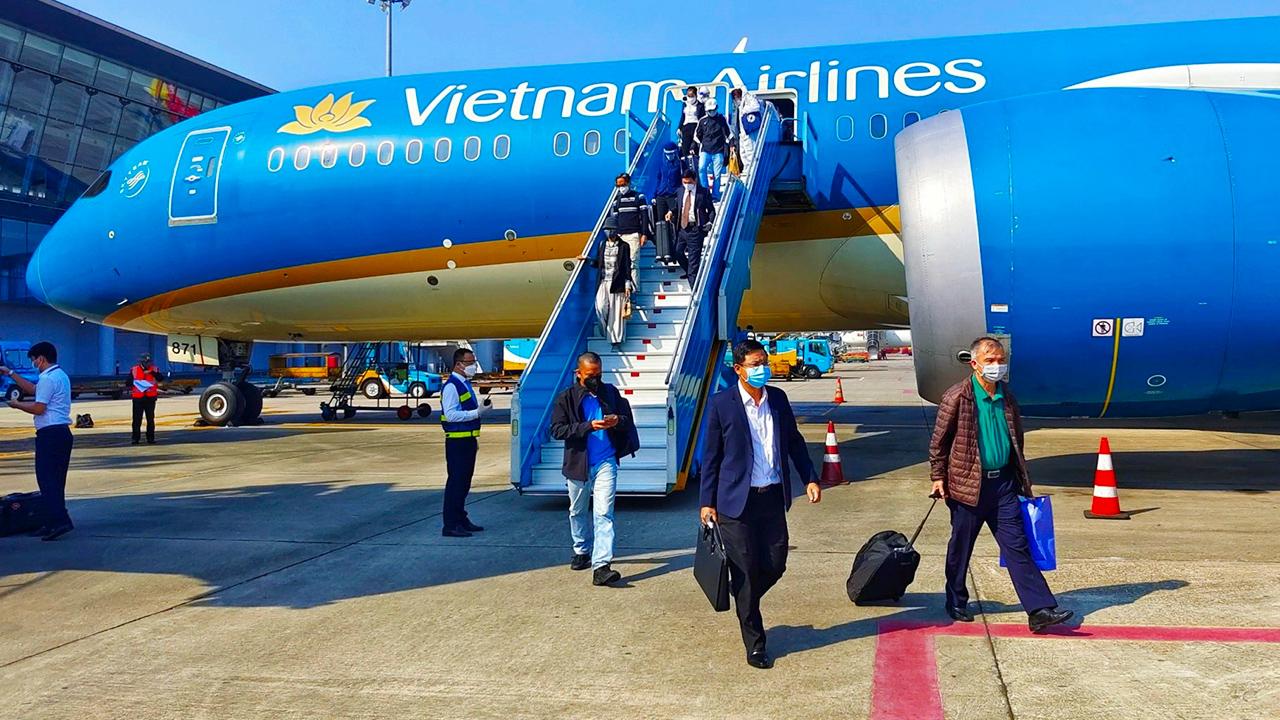 đi máy bay tới Hà Nội, sân bay Nội Bài, chuyến bay an toàn và nhanh chóng