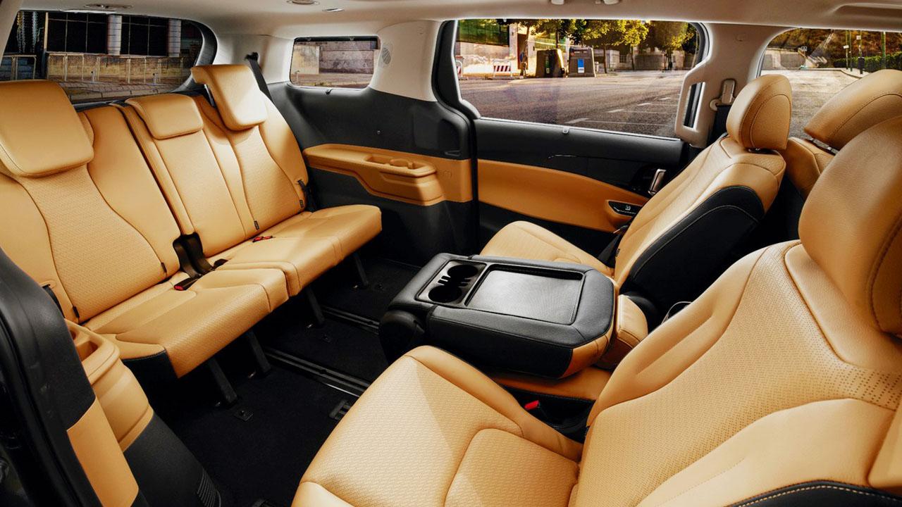 Thuê xe du lịch 7 chỗ (Tiện lợi cho gia đình)